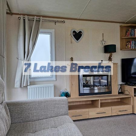 7 Lakes Breaks At 7 Lakes Country Park Crowle  Extérieur photo
