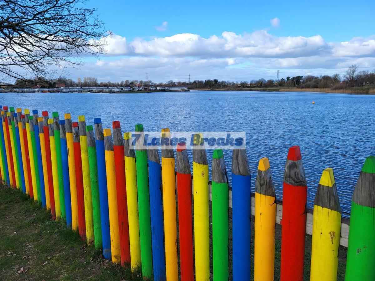 7 Lakes Breaks At 7 Lakes Country Park Crowle  Extérieur photo